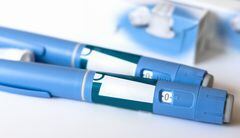 Bolígrafo inyectable de insulina Ozempic o bolígrafo con cartucho de insulina para diabéticos. Equipo médico para padres diabéticos