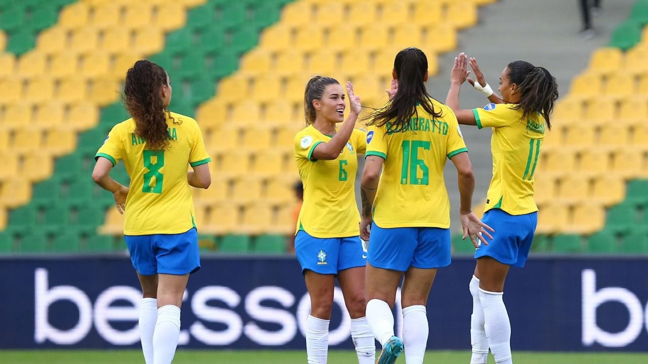 Brasil vs. Uruguay se enfrentaron en la segunda fecha del grupo B.