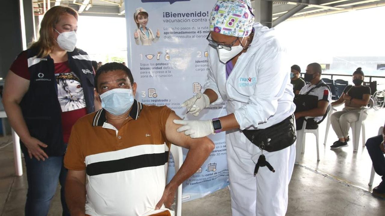 Uno de los puntos de vacunación masiva en Barranquilla.
