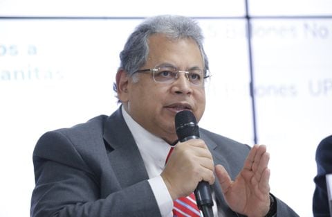 Ulahy Beltrán  Superintendente Nacional de Salud