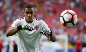 GLENDALE, AZ - JUNE 25: Goalkeeper Cristian Bonilla #23 of Colombia warms up before the 2016 Copa America Centenario third place match against the United States at University of Phoenix Stadium on June 25, 2016 in Glendale, Arizona. (Photo by Christian Petersen/Getty Images)