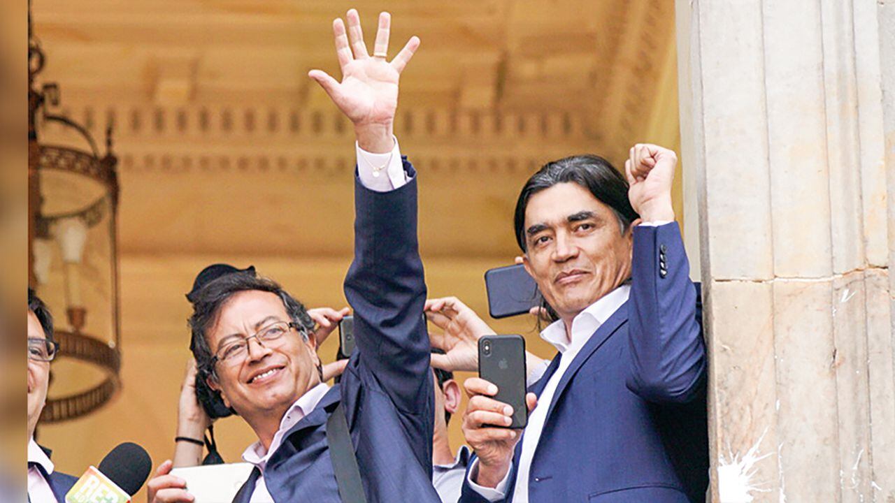  Aspirantes a la Alcaldía de Bogotá cuestionan que el presidente Gustavo Petro adelante eventos en la capital del país a un mes de elecciones, por un posible favorecimiento al candidato del Pacto Histórico, Gustavo Bolívar.
