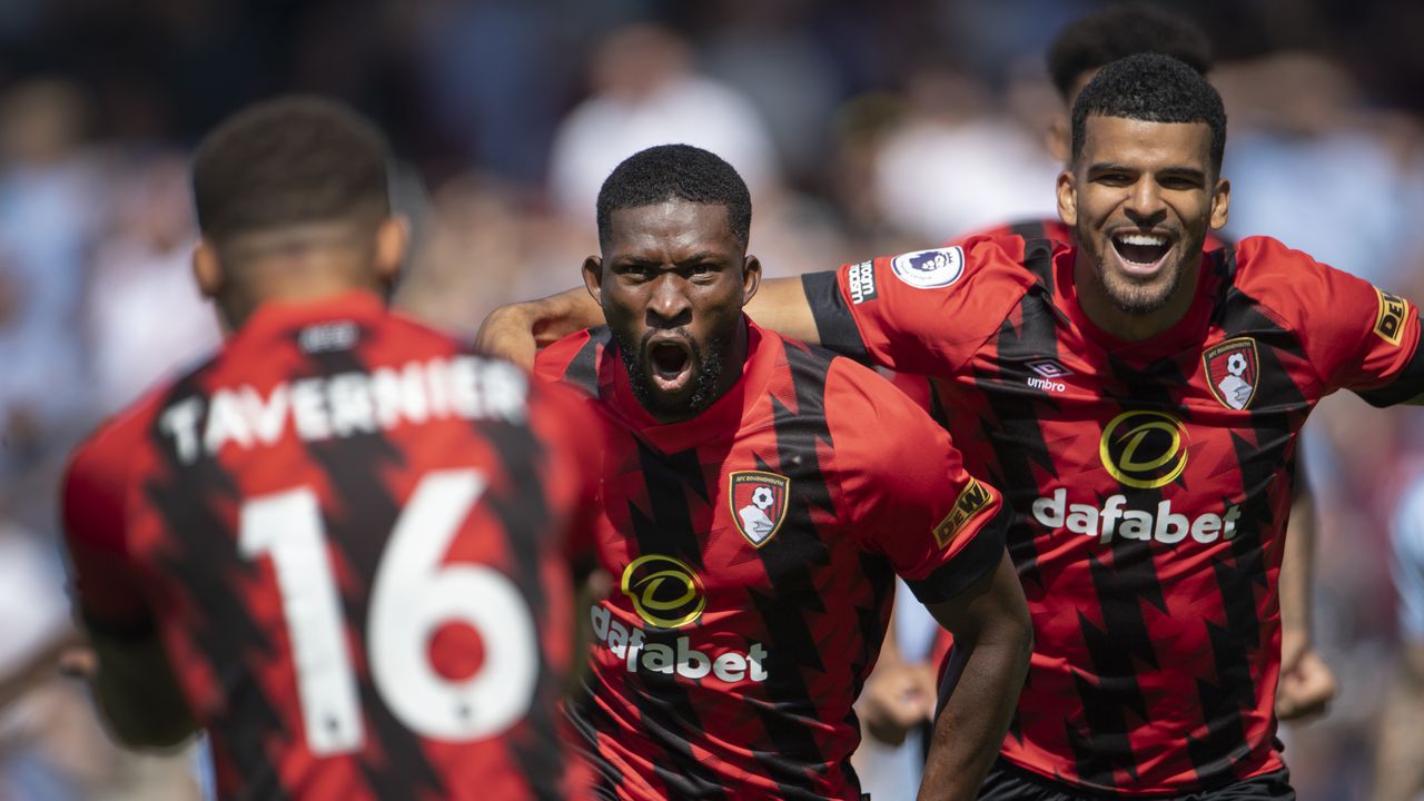 El colombiano marcó su primer gol en esta temporada con el Bournemouth.