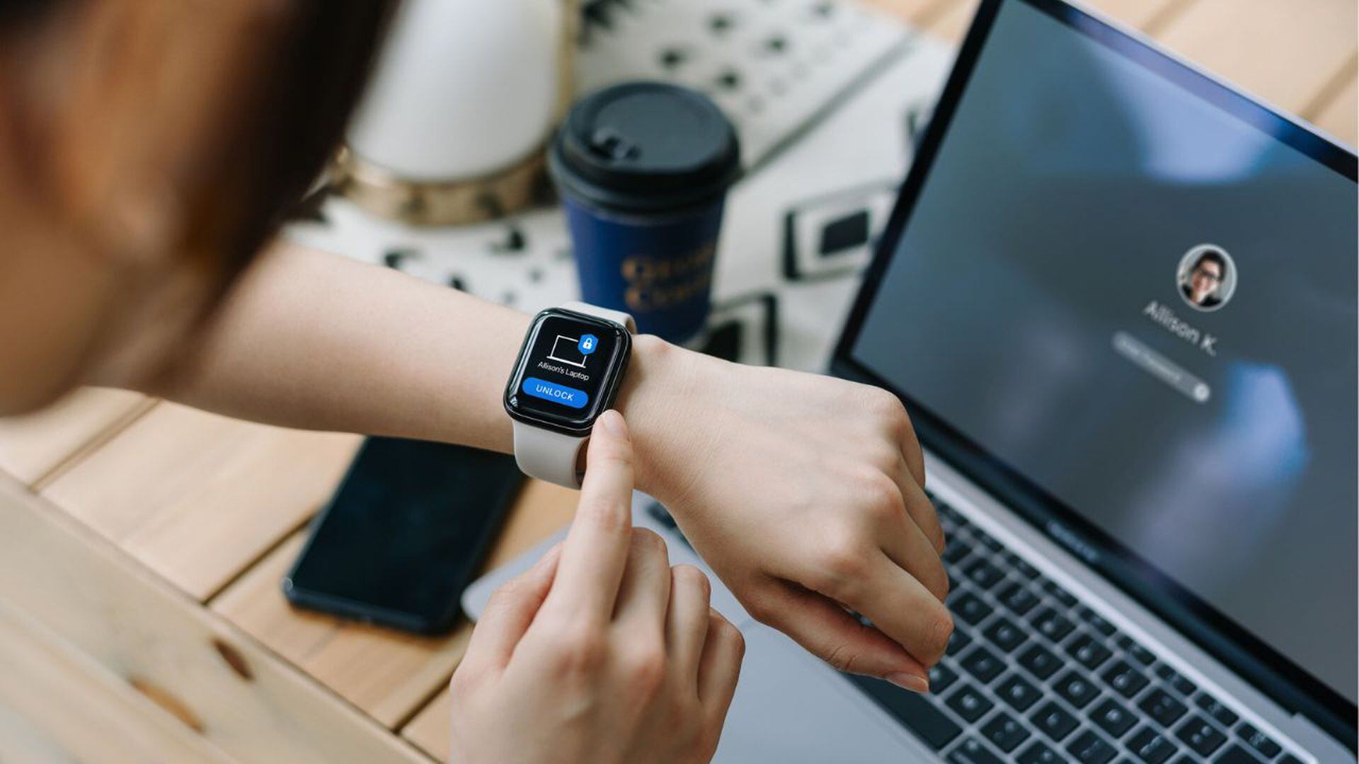 3 funciones de un smartwatch que te ayudarán a ser más educado y no molestar