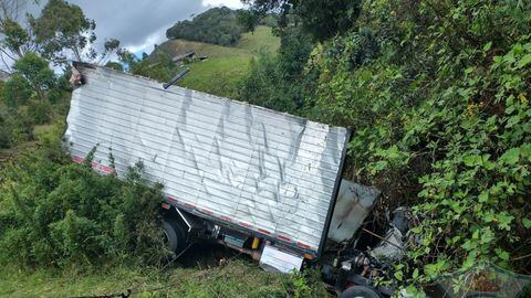 Trágico accidente en Antioquia deja tres personas muertas.