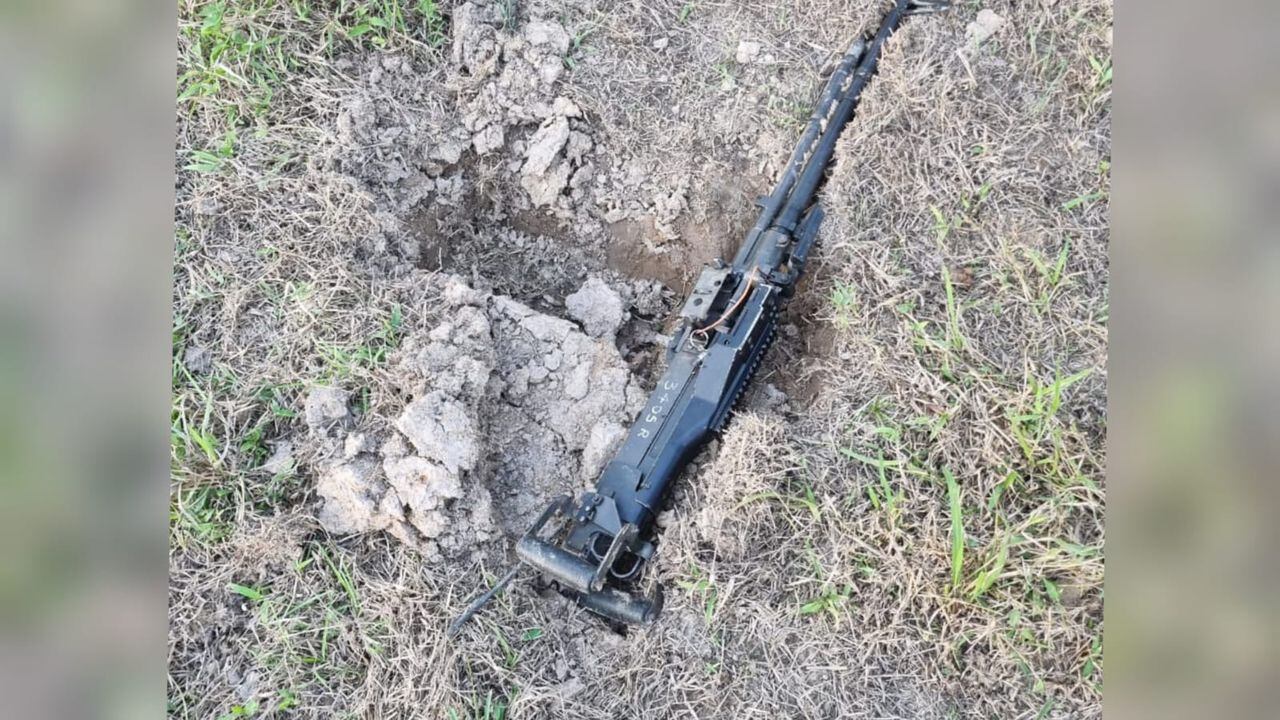 Ejército recuperó ametralladora que se había caído de un helicóptero en zona roja de Arauca.