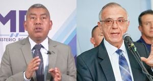 De izquierda a derecha: el fiscal de Guatemala, José Rafael Curruchiche y el ministro Iván Velásquez.