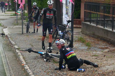 Caída de Remco Evenepoel en el Giro de Italia