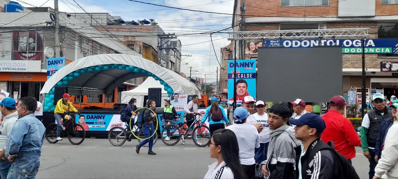 Cierre de la Carrera Séptima en Soacha para campaña a la Alcaldía de Danny Caicedo.