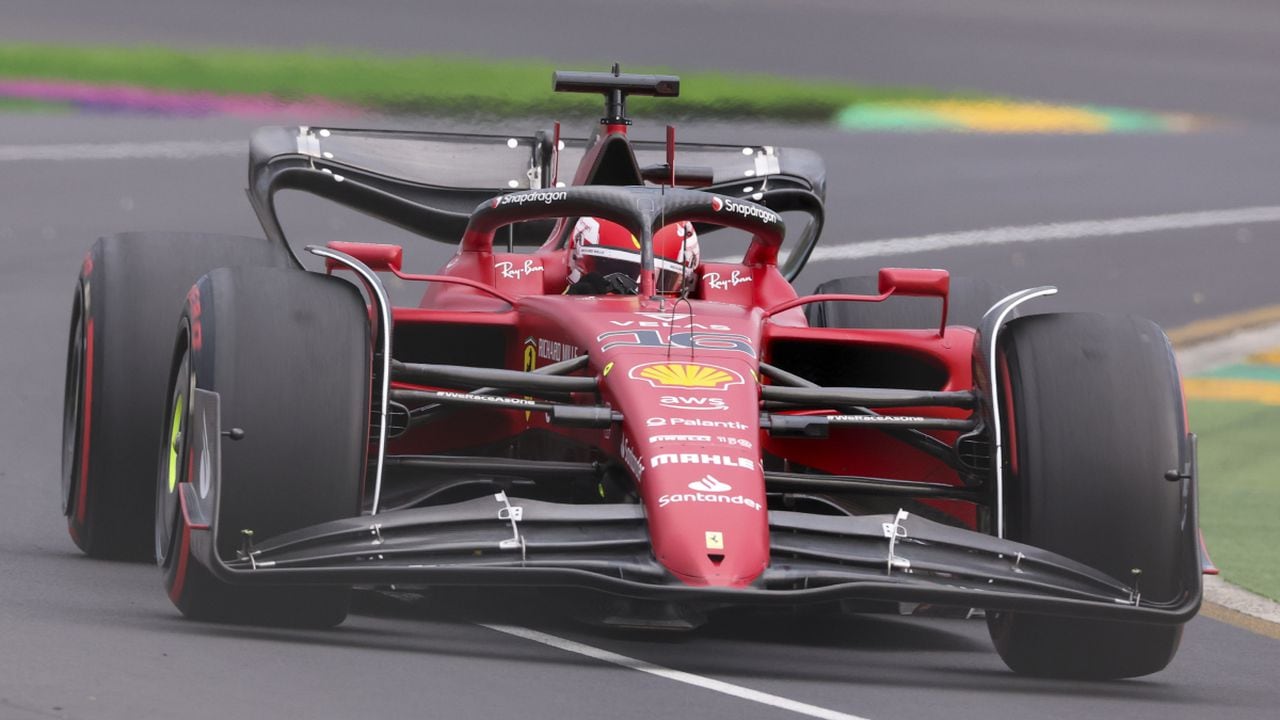 El piloto monegasco de Ferrari Charles Leclerc durante la segunda práctica antes del Gran Premio de Australia de Fórmula Uno, en Melbourne, Australia, el 8 de abril de 2022. (AP/Asanka Brendon Ratnayake)