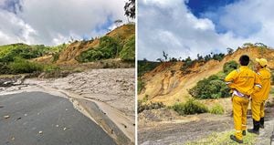   La vía Panamericana, a la altura de Rosas, Cauca, quedó completamente sepultada por la tierra y el lodo. Todo lo que había antes, hoy ya no está. Hay preocupación en la zona. 