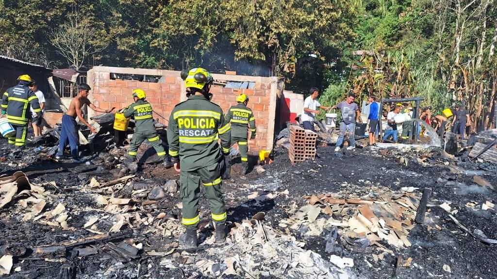 Emergencia por incendio estructural en Pereira