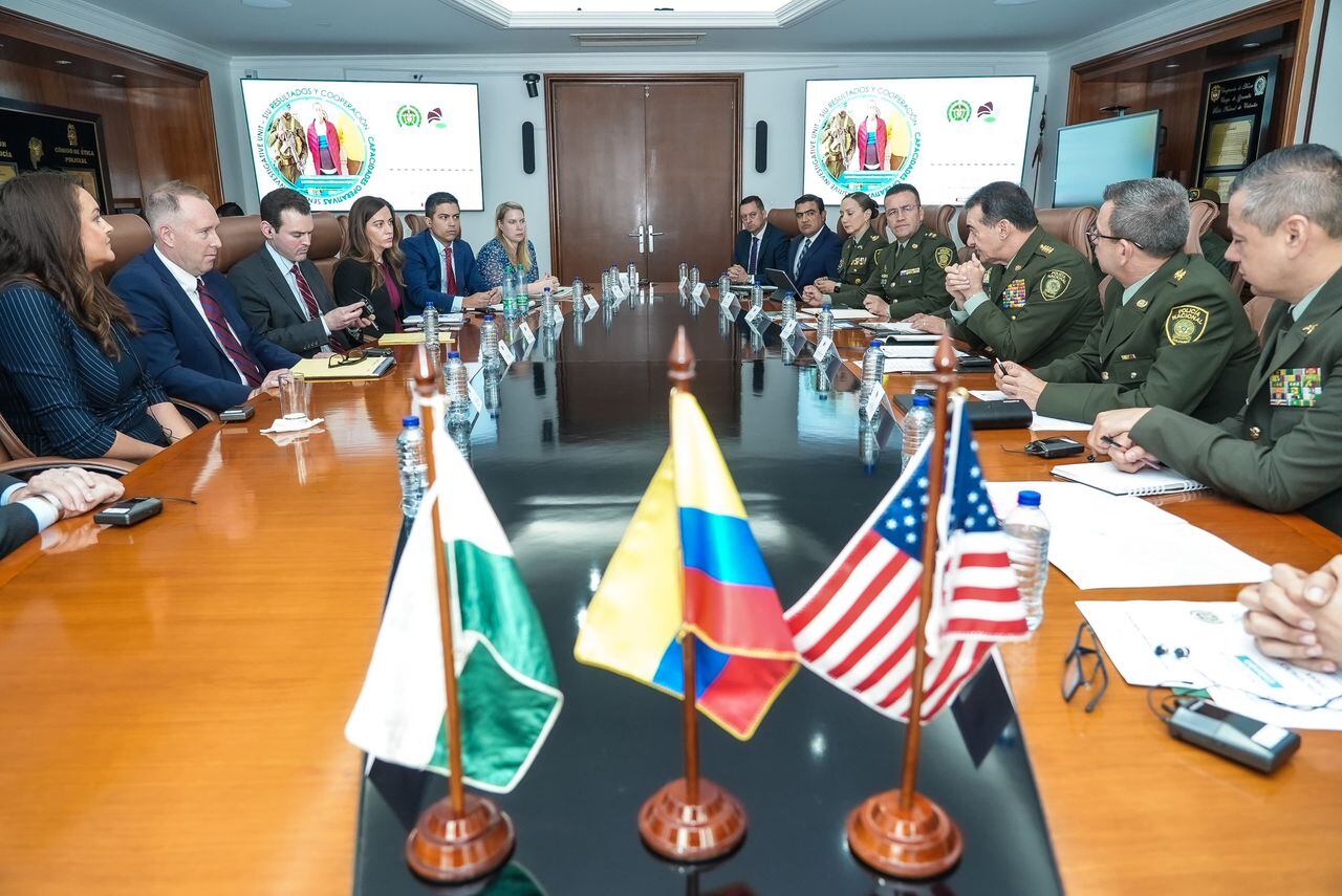 Cumbre entre delegación del Congreso de EE. UU. y Policía colombiana para fortalecer lucha contra el narcotráfico