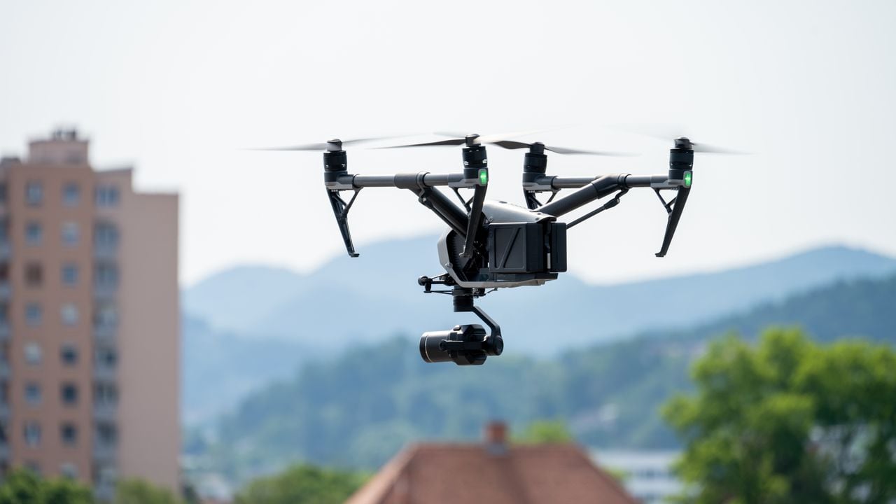El hombre tomó la decisión de utilizar un dron para emprender la búsqueda desde el aire.
