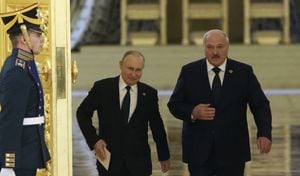Alexander Lukashenko, presidente de Bielorrusia, es uno de los pocos aliados que tiene Vladimir Putin.