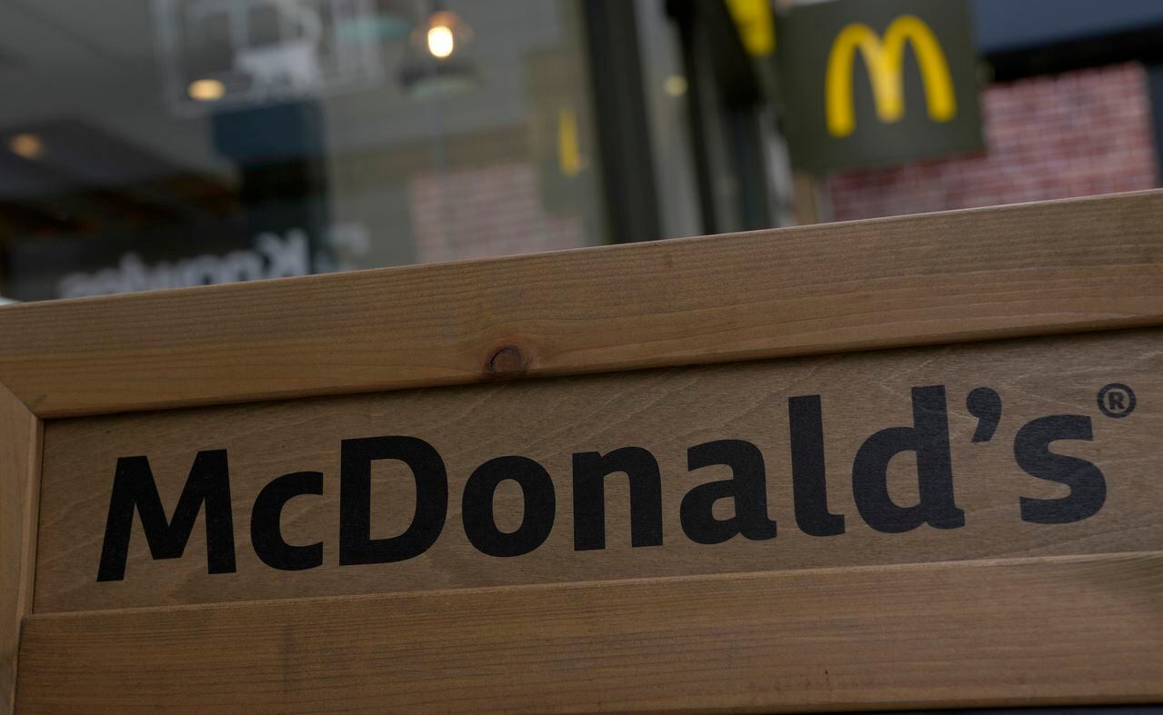 McDonald's y otros negocios contemplan quitar asientos en interiores ante aumento de casos de delta en EE. UU.