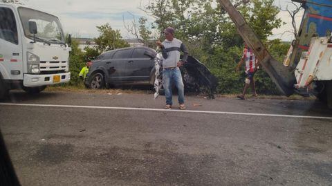 Al menos cinco heridos dejó el accidente en la vía que comunica ambos departamentos: Magdalena y Atlántico.
