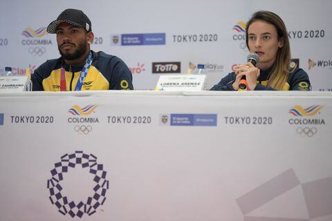 Colombia's Athlete Anthony Zambrano speaks during a press conference in Bogota, on August 9, 2021. Zambrano won the silver medal for the men's 400 meters race during the Tokyo 2020 Olympic Games. (Photo by Raul ARBOLEDA / AFP)