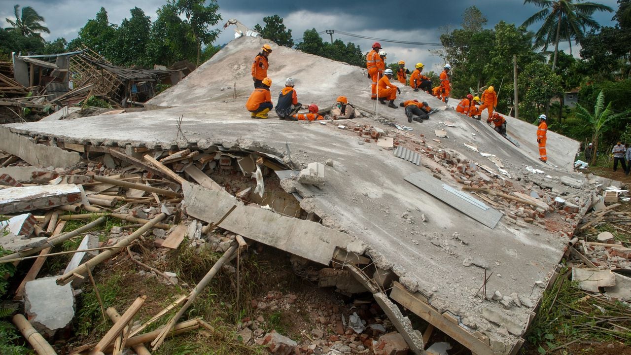 Imágenes del terremoto en Cianjur, Indonesia.