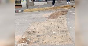 Desde el Concejo de Bogotá denunciaron que la Empresa de Acueducto y Alcantarillado estaría interviniendo varias zonas de la ciudad, pero estaría dejando las vías en mal estado. Imagen del sector ‘Tres Esquinas’, en la localidad Rafael Uribe Uribe.