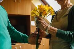 En el corazón de la tradición del 29 de febrero reside una elección peculiar y encantadora: las flores amarillas. ¿Qué mensaje secreto llevan consigo estas brillantes y cálidas flores?