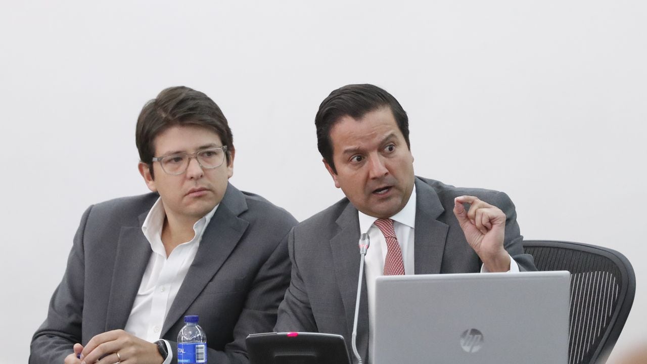 Congreso de la República 
sesión de la Comisión Accidental de Seguimiento al Metro de Bogotá para recibir y escuchar el informe del contrato para evaluar el diseño subterráneo de la Primera Línea del Metro