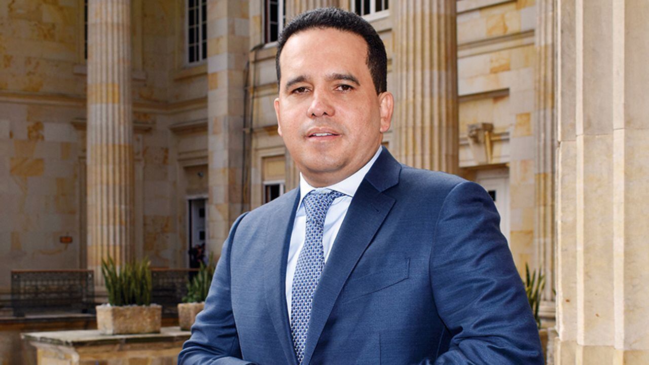  El director del Partido Conservador, Carlos Andrés Trujillo, ha sido uno de los más beneficiados con la repartija burocrática del presidente Petro. 
