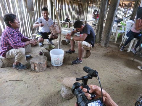 La escuela audiovisual que rescata el conocimiento de los abuelos indígenas de la Amazonía