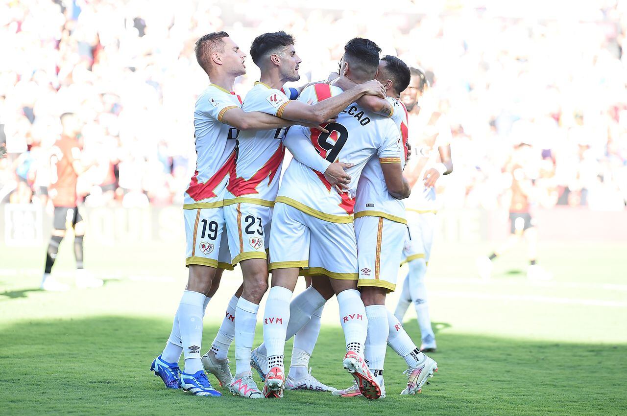 MADRID, SPAIN - SEPTEMBER 30:  Radamel Falcao of Rayo Vallecano celebrates with teammates after scoring their team's 2nd goal from the penalty spot during the LaLiga EA Sports match between Rayo Vallecano and RCD Mallorca at Estadio de Vallecas on September 30, 2023 in Madrid, Spain. (Photo by Denis Doyle/Getty Images)