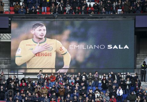 PARIS, FRANCE - FEBRUARY 9 : Tribute to Emiliano Sala before the french Ligue 1 match between Paris Saint-Germain (PSG) and Girondins de Bordeaux at Parc des Princes on February 9, 2019 in Paris, France. (Photo by Jean Catuffe/Getty Images)
