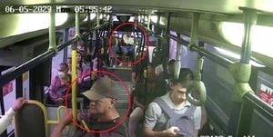 El presunto agresor se encontraba en la parte de atrás de un bus del MIO donde habría iniciado la confrontación con el pasajero que tenía puesta una gorra y se encontraba de pie.