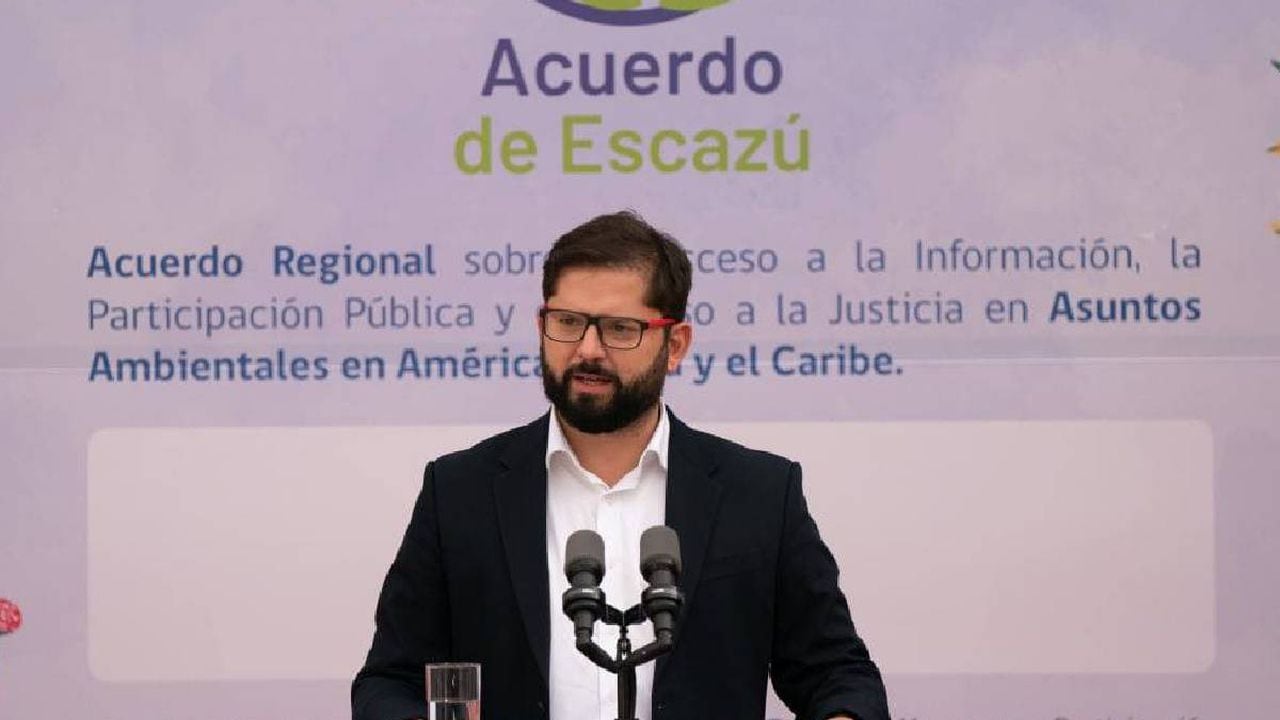 Gabriel Boric ratifica acuerdo de Escazú, tratado internacional que se había negado a firmar su antecesor, Sebastián Piñera.