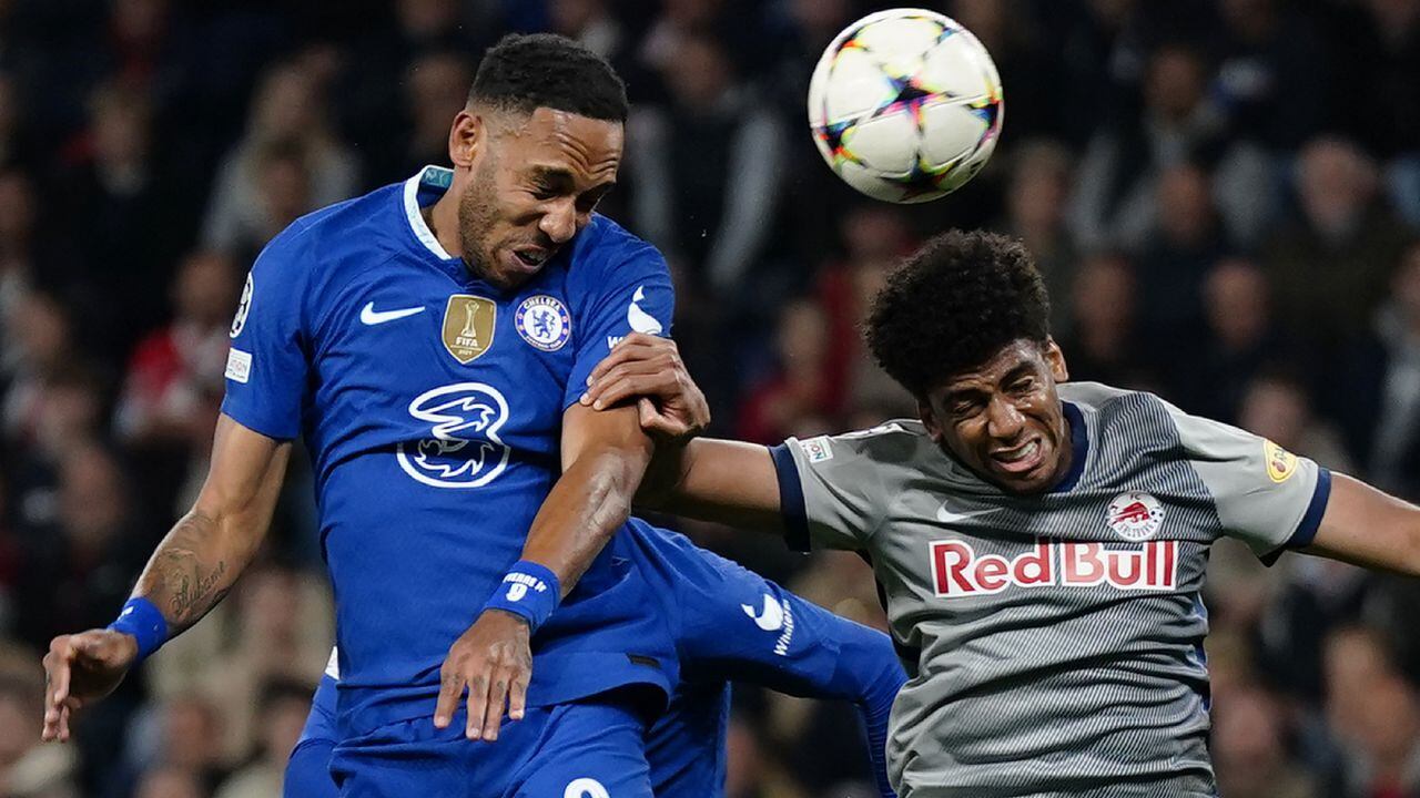 Chelsea's Pierre-Emerick Aubameyang, left, challenges for the ball with Salzburg's Bernardo during the Champions League group E soccer match between FC Salzburg and Chelsea at the Salzburg stadium in Salzburg, Austria, Tuesday, Oct. 25, 2022. (AP/Florian Schroetter)