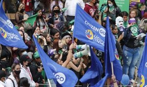 Manifestaciones en pro y contra del Aborto, frente a la Corte