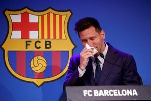 Fútbol Fútbol - Lionel Messi celebra una conferencia de prensa del FC Barcelona - Auditorio 1899, Camp Nou, Barcelona, España - 8 de agosto de 2021 Lionel Messi durante la conferencia de prensa REUTERS / Albert Gea 