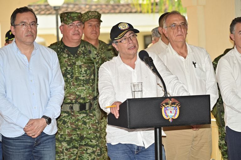“Mantendremos la presencia de la Fuerza Pública”: presidente Gustavo Petro, tras consejo de seguridad extraordinario en el Bajo Cauca.