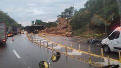 Derrumbe en la vía Bogotá - Girardot.