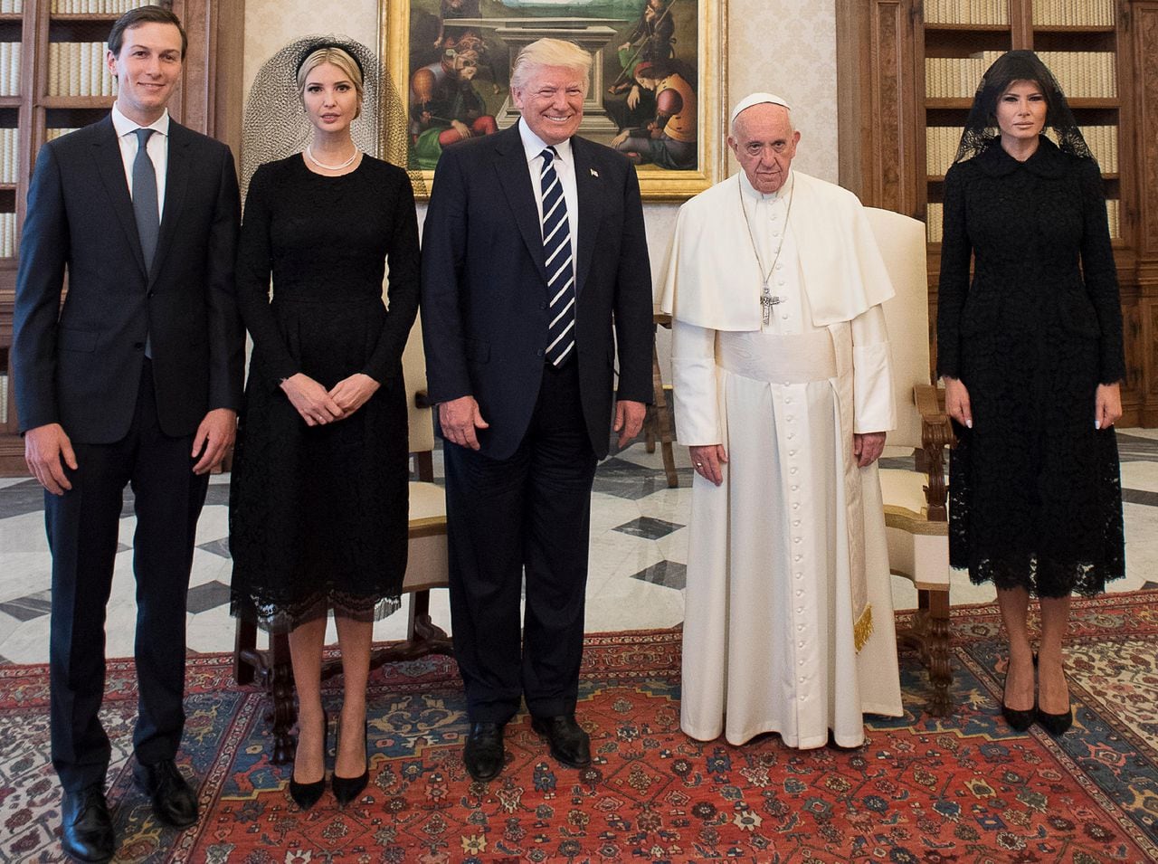Los esposos fueron los principales asesores de Donald Trump en el gobierno y eso les acarreó enemistades. En 2017 lo acompañaron a la audiencia con el papa Francisco junto con la primera dama, Melania Trump.