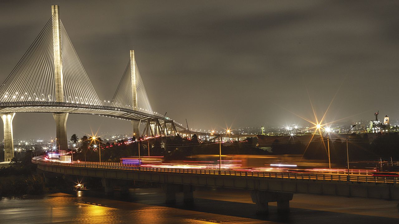 El puente Pumarejo de Barranquilla tuvo una inversión de 800.000 millones de pesos.