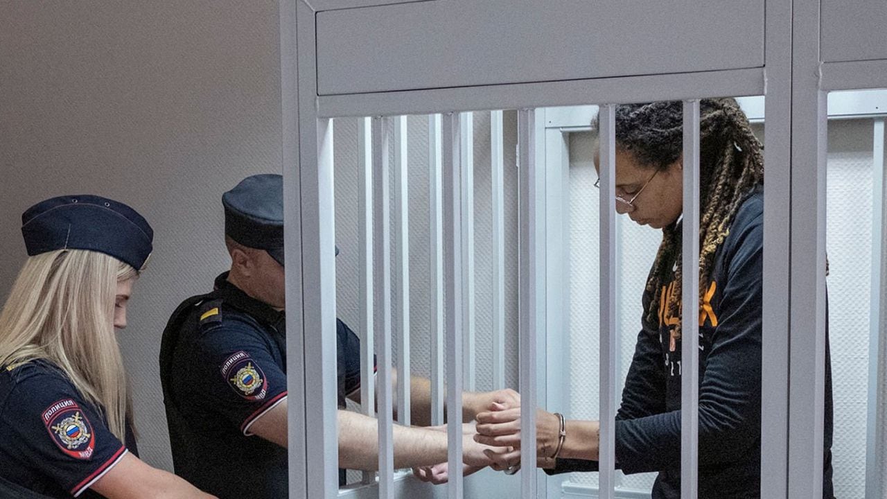 Brittney Griner seguirá detenida por las autoridades de Rusia