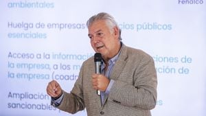 BOGOTÁ, 2 de marzo de 2023 -  El presidente de Fenalco, Jaime Alberto Cabal, da una rueda de prensa donde presento la gran encuesta sobre el proyecto de la Reforma Laboral. (Colprensa-John Paz).