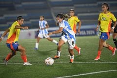 Selección femenina de fútbol enfrenta a la similar de Argentina.