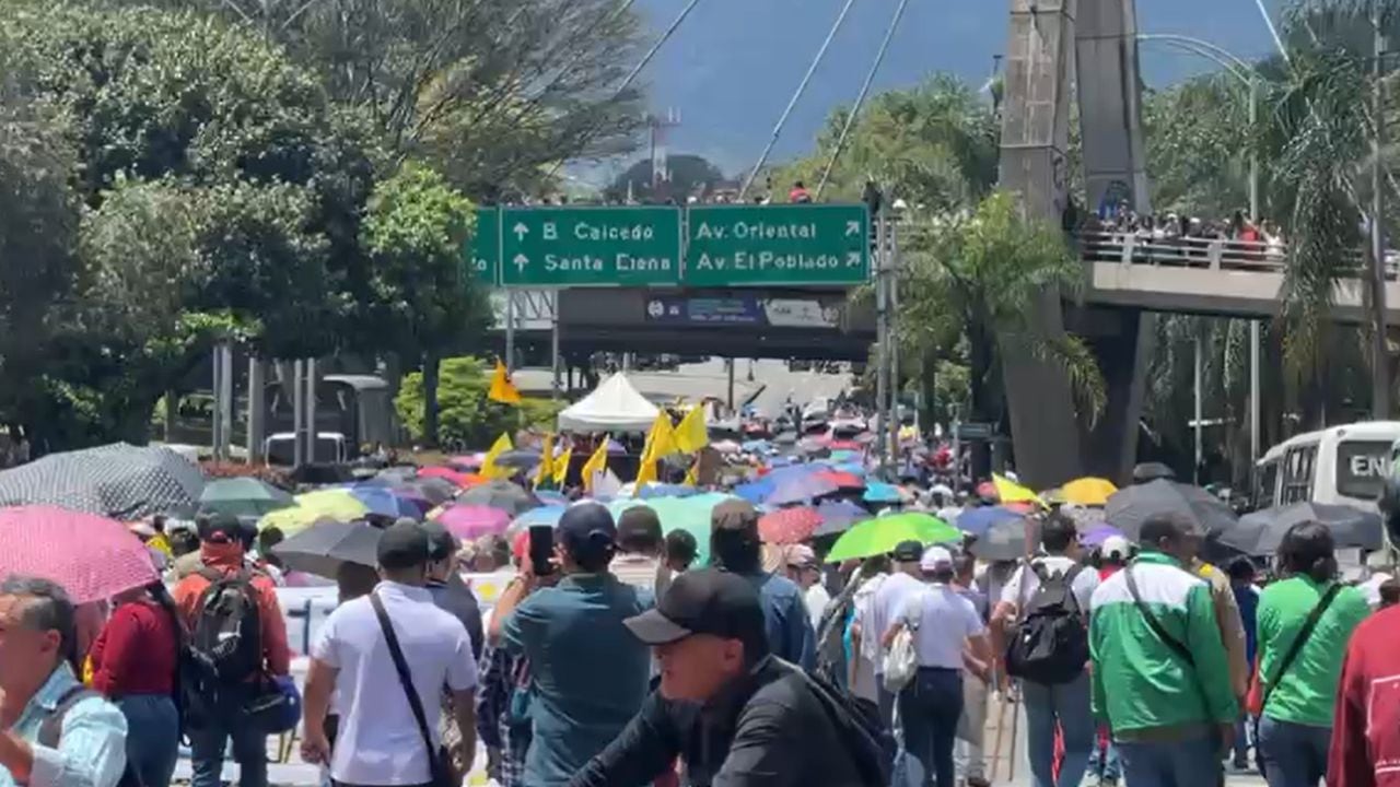 Movilizaciones en Medellín este 7 de junio a favor de Gustavo Petro.
