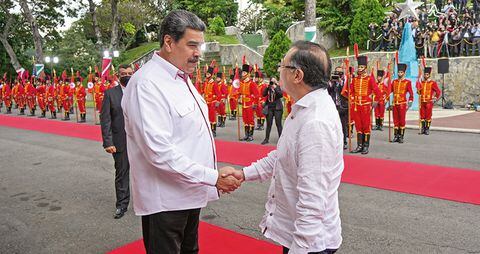  Gustavo Petro se convirtió en el presidente de Colombia que más ha visitado Caracas en los primeros ocho meses de gobierno. 