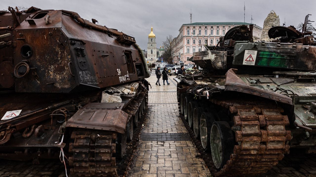 Los dos países han estado colaborando militar y económicamente a Ucrania ante la invasión de Rusia. Foto: AFP.