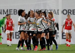 Adriana y Gabi Portilho marcaron los goles para Corinthians en la final frente a Santa Fe