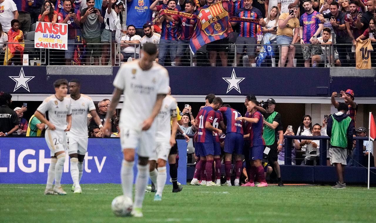 Barcelona goleó 3-0 a Real Madrid en un amistoso en Estados Unidos.