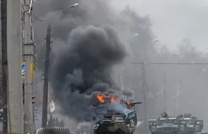 Al menos 11 civiles habrían muerto durante los bombardeos rusos sobre barrios residenciales de Járkov, la segunda ciudad de Ucrania, cercana a la frontera rusa, anunció el gobernador regional el lunes