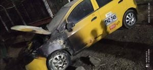 En la madrugada del viernes 13 de mayo quemaron al séptimo taxi en Cúcuta.