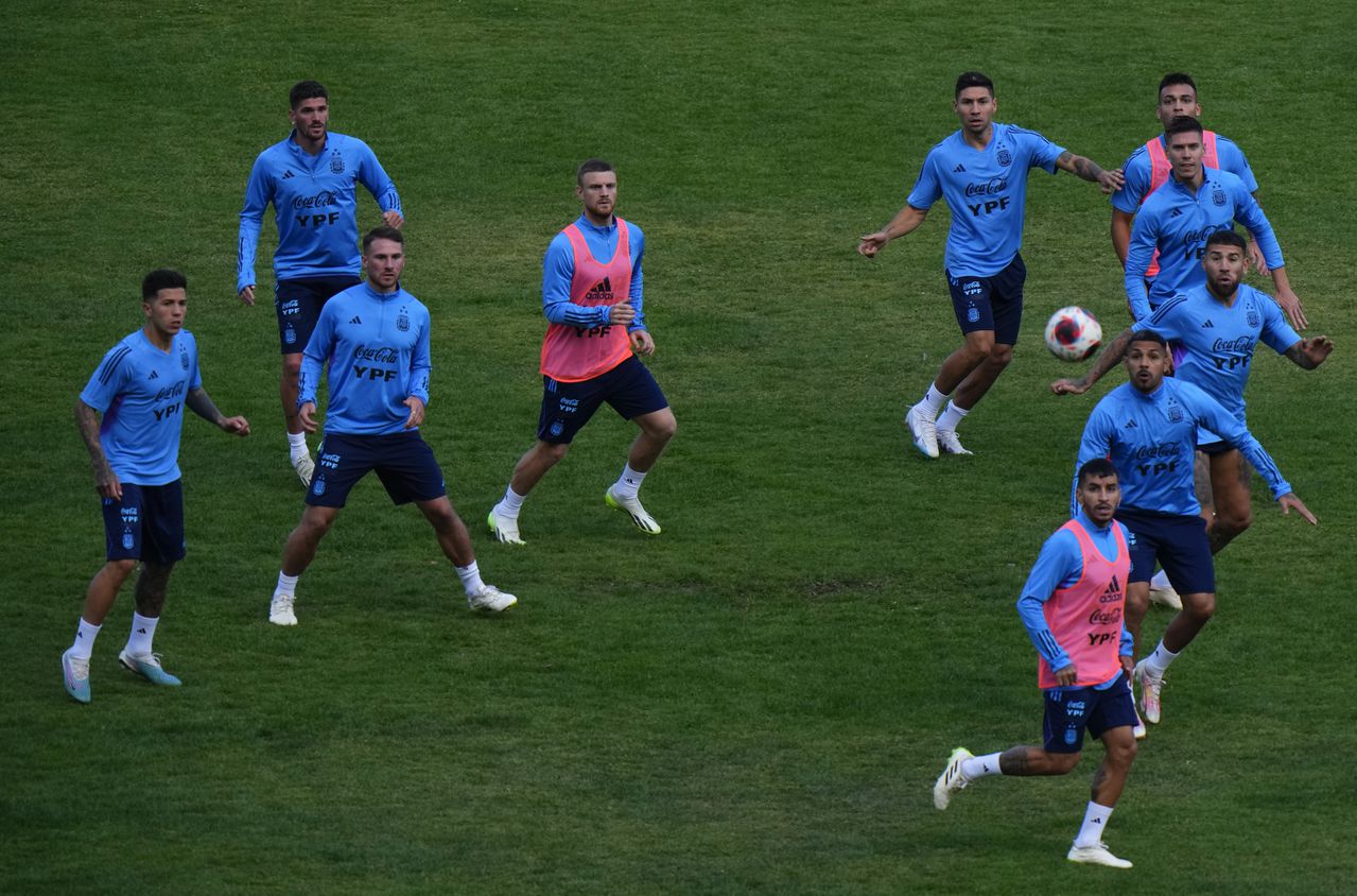 Argentina's national soccer team practices during a team practice in La Paz, Bolivia, Monday, Sept. 11, 2023. Argentina will face Bolivia for a qualifying soccer match for the FIFA World Cup 2026, in La Paz, on Tuesday (AP Photo/Juan Karita)